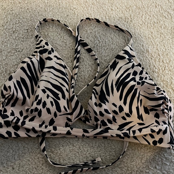 Shade and Shore Other - Shade & Shore Women's Longline Cut Out Beige Animal Print Bikini Top, Size 36C